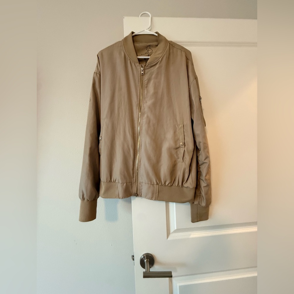 ✨ Kuwalla Tee Neutral Tan Beige Full Zip Bomber Jacket Utility Pocket Size L 🧥❤️ - Picture 6 of 16